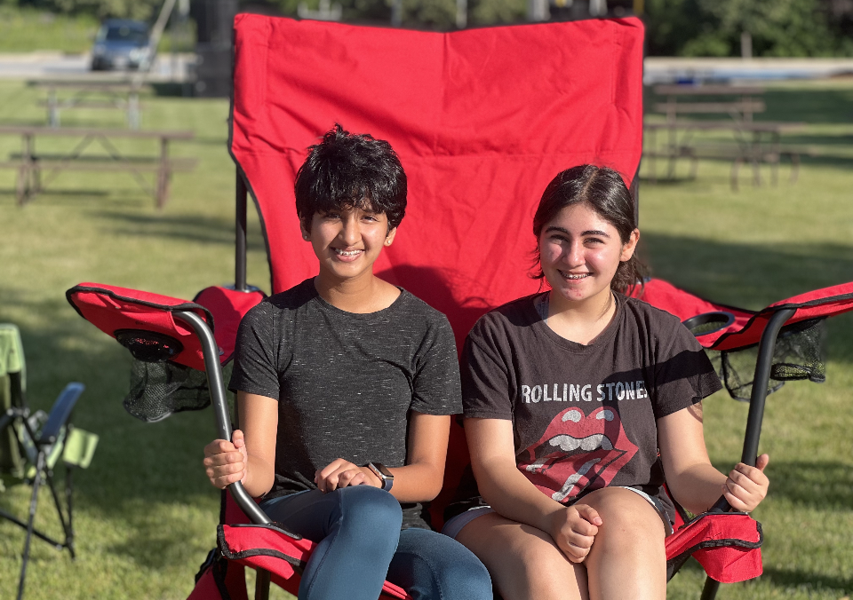 teen volunteers, volunteers, large red camp chair